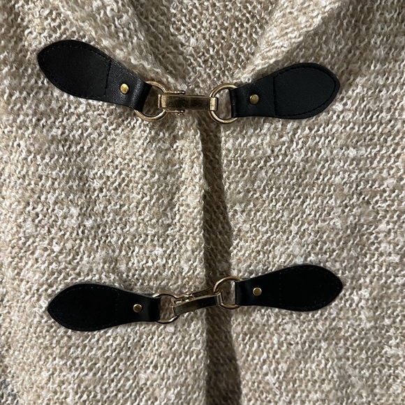 Dressy poncho - Picture 2 of 3